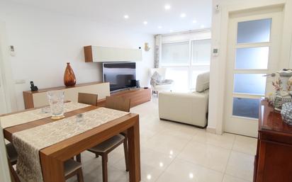 Living room of Flat for sale in  Barcelona Capital  with Air Conditioner, Oven and Microwave