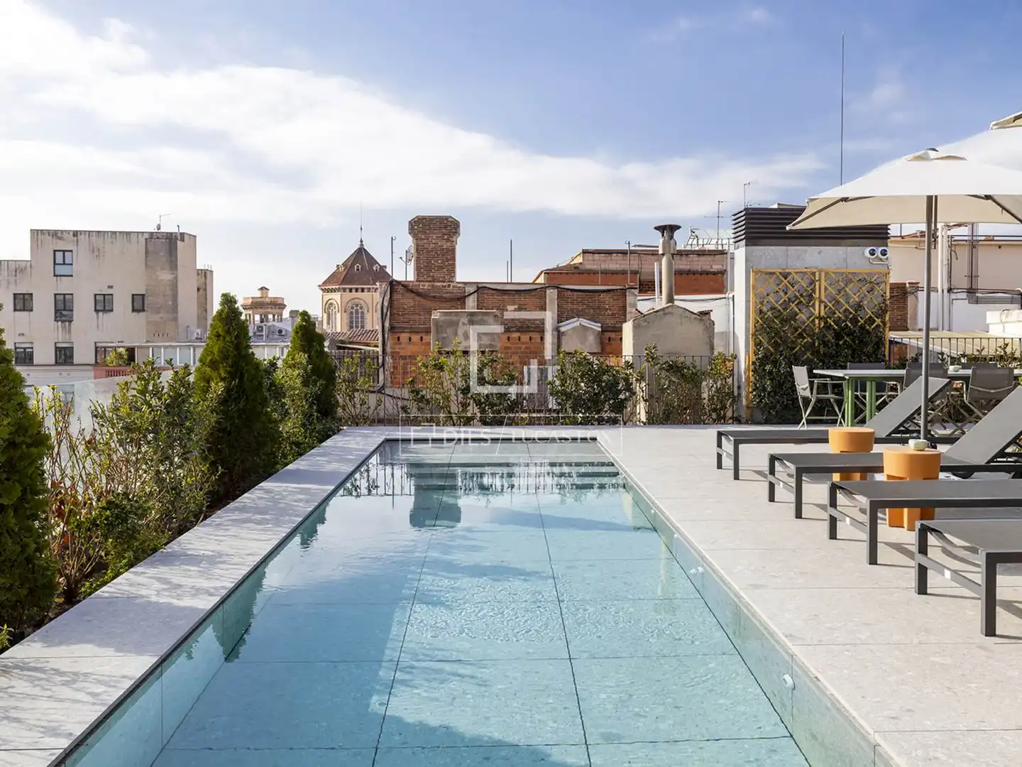 Piscina de Piso de alquiler en Barcelona con Aire acondicionado, Calefacción y Parquet