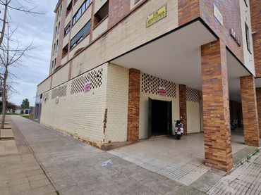 Local comercial de lloguer a Calle Esteban Sanchez