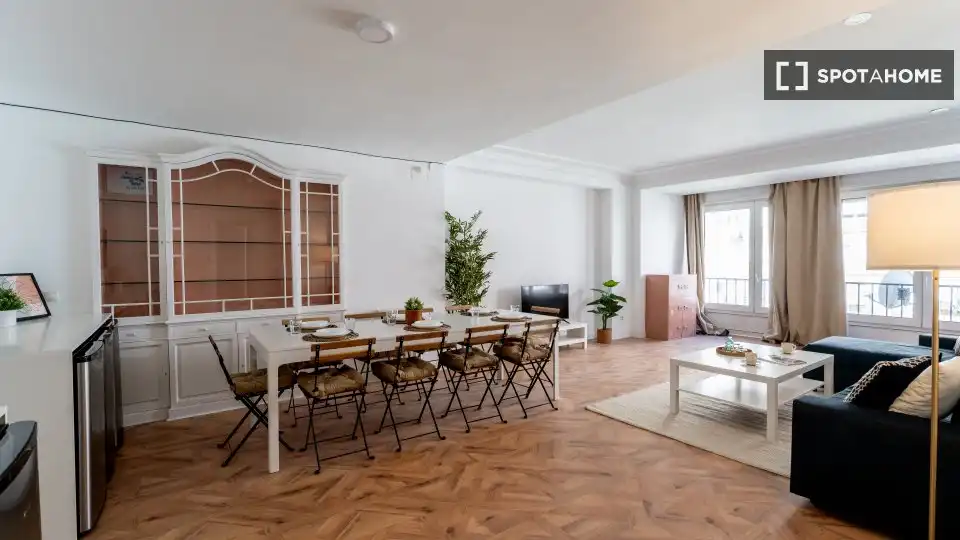 Dining room of Flat for rent in Madrid  with Air Conditioner, Heating and Furnished
