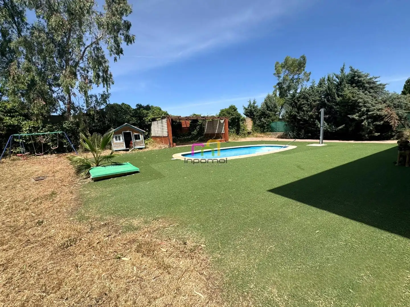 Piscina de Casa o xalet en venda en Badajoz amb Aire condicionat, Calefacció i Jardí privat