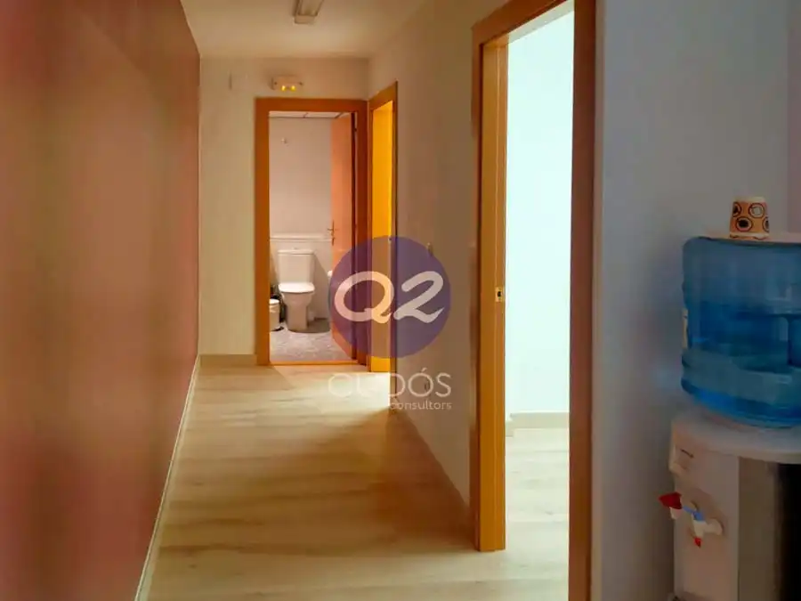 Office for rent in Lleida  with Air Conditioner