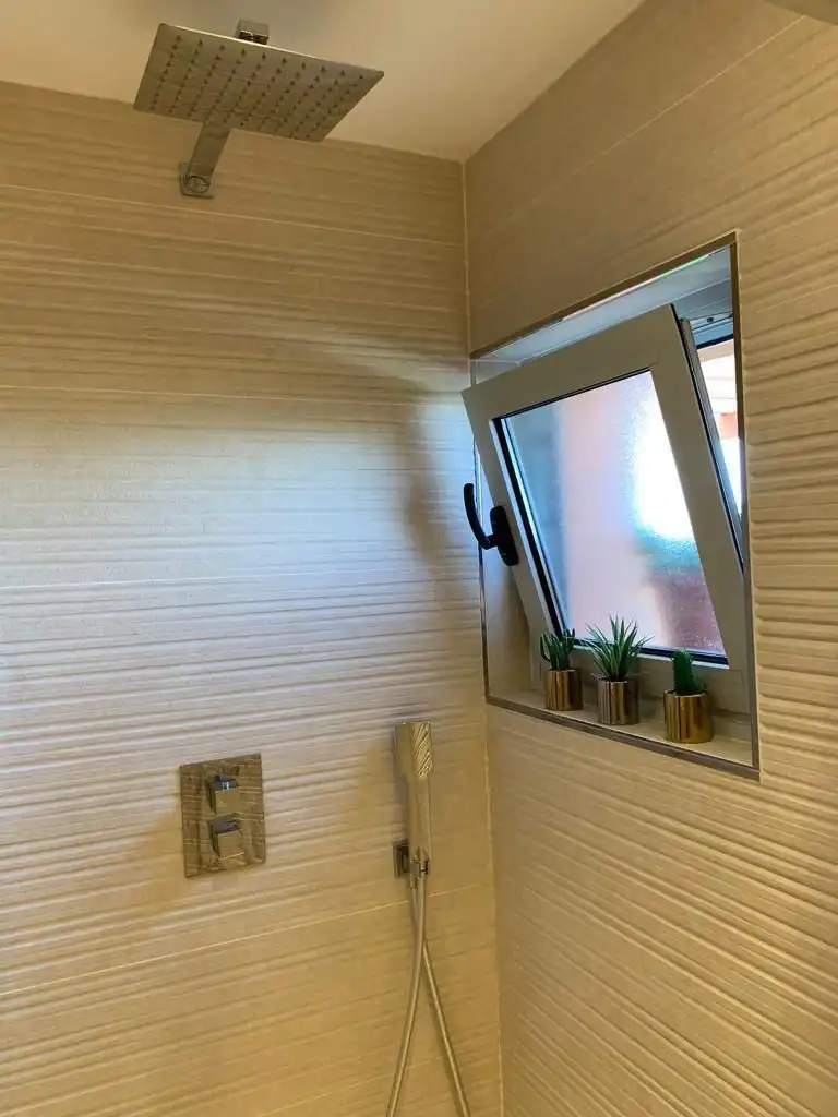 Baño de Apartamento en venta en Sotogrande con Aire acondicionado, Calefacción y Jardín privado