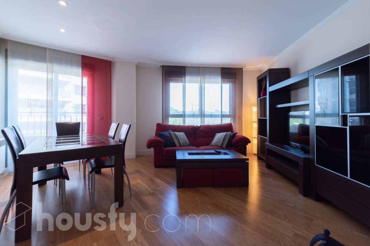Living room of Flat to rent in  Madrid Capital  with Air Conditioner, Heating and Parquet flooring