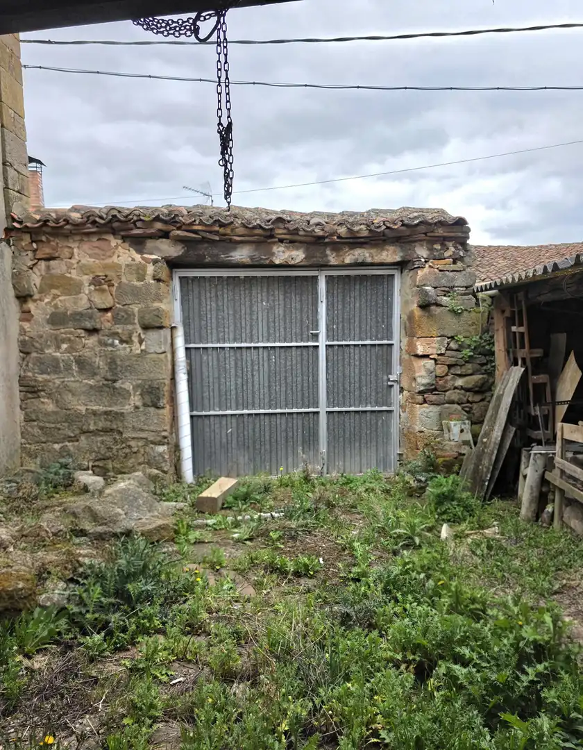 Vista exterior de Casa o chalet en venta en Barruelo de Santullán con Calefacción, Jardín privado y Trastero