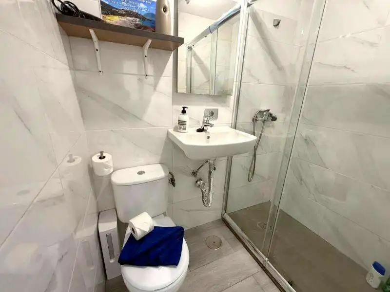 Baño de Apartamento en venta en Yaiza con Terraza, Amueblado y Lavadora