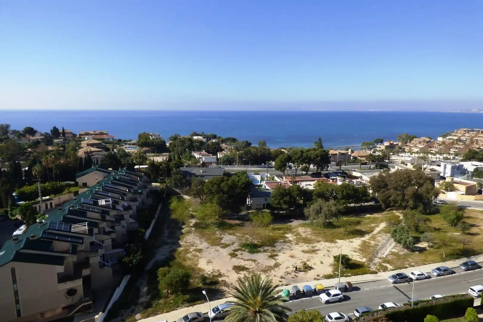 Außenansicht von Wohnung zum Verkauf in Alicante / Alacant mit Klimaanlage, Heizung und Privatgarten