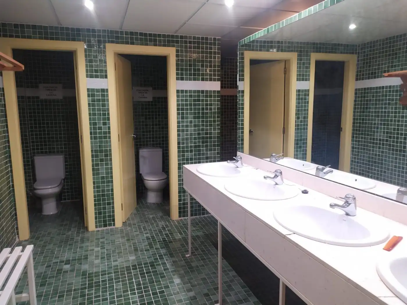 Bathroom of Ground floor for rent in Elche / Elx
