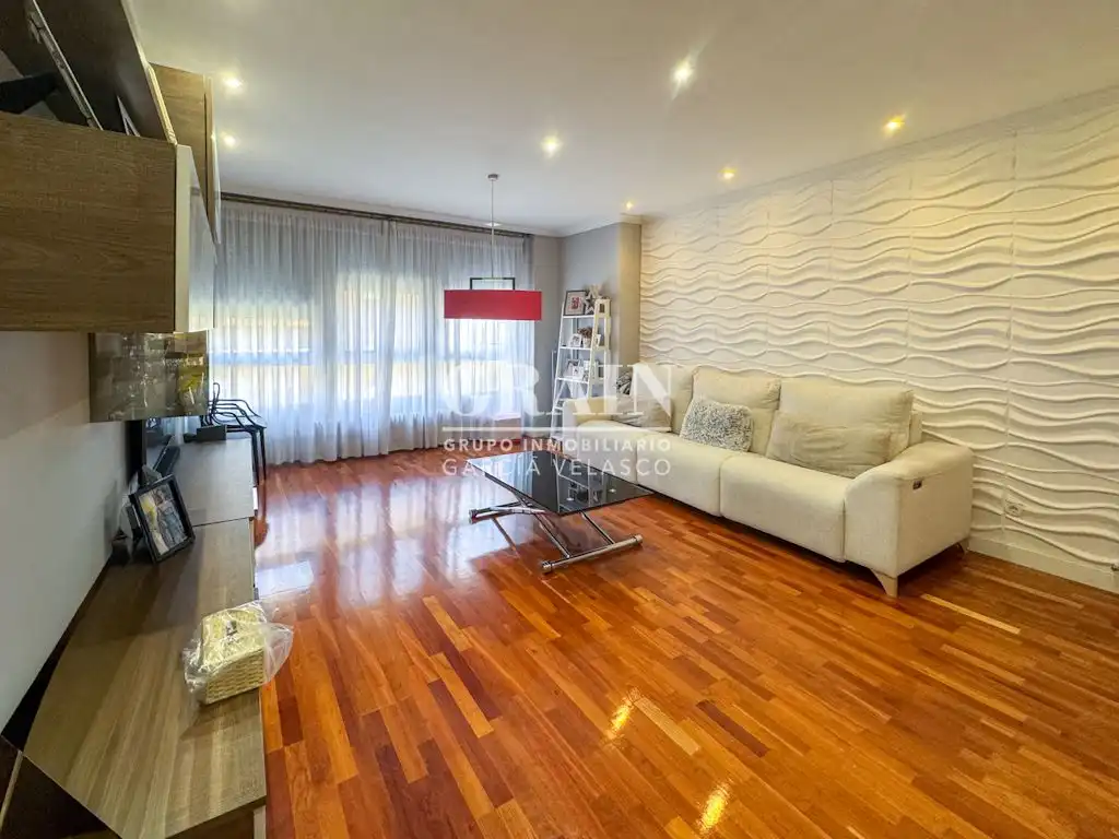 Living room of Flat for sale in Albacete  with Air Conditioner, Heating and Storage room