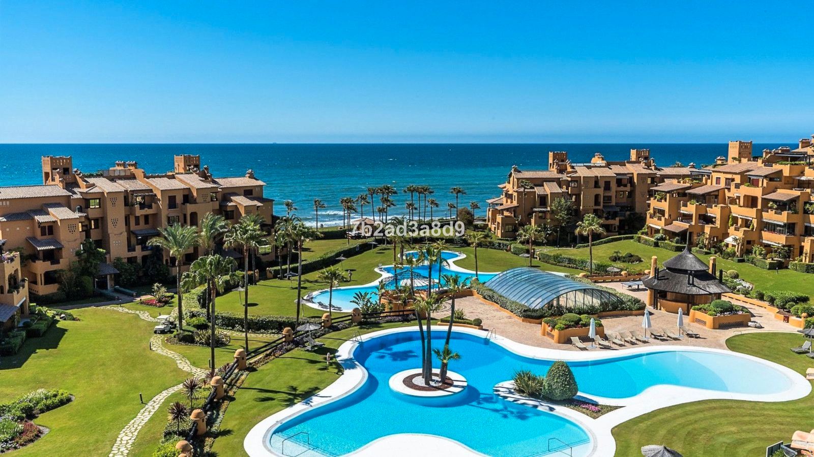 Garden of Flat for sale in Estepona  with Air Conditioner, Terrace and Swimming Pool
