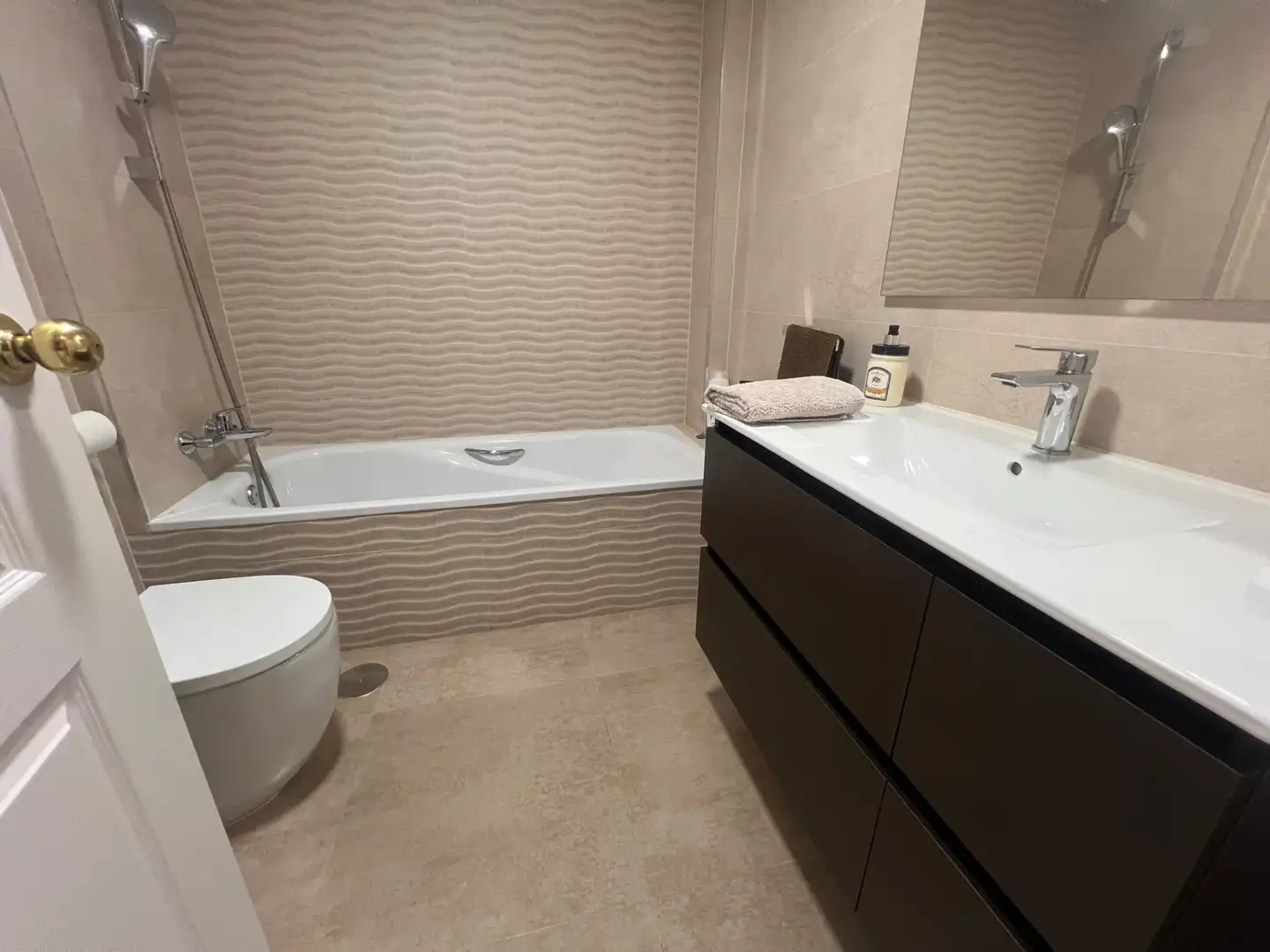 Bathroom of Flat for sale in Málaga  with Terrace and Community pool