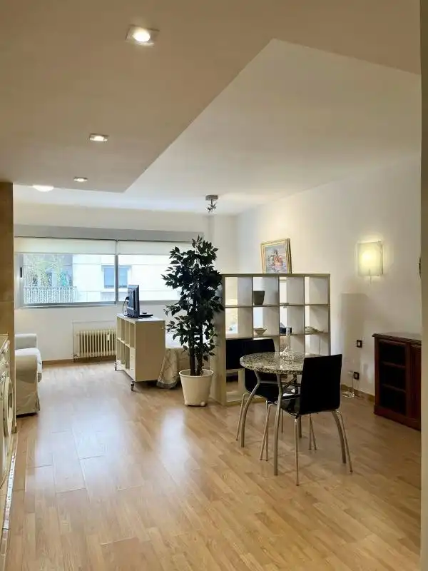 Wohnung zur Miete in Madrid mit Klimaanlage, Heizung und Schwimmbad