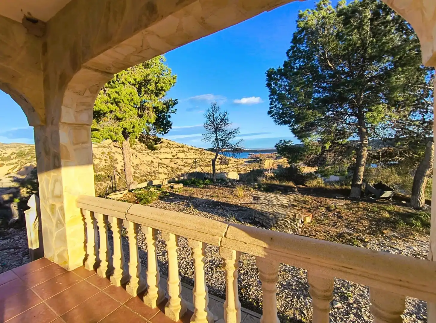 Vista exterior de Casa o xalet en venda en Crevillent amb Aire condicionat, Jardí privat i Traster
