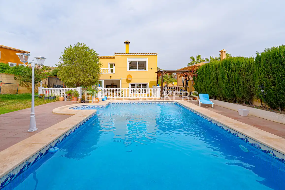 Casa con piscina en venta en Escandinavia - Cautivador, imagen 3
