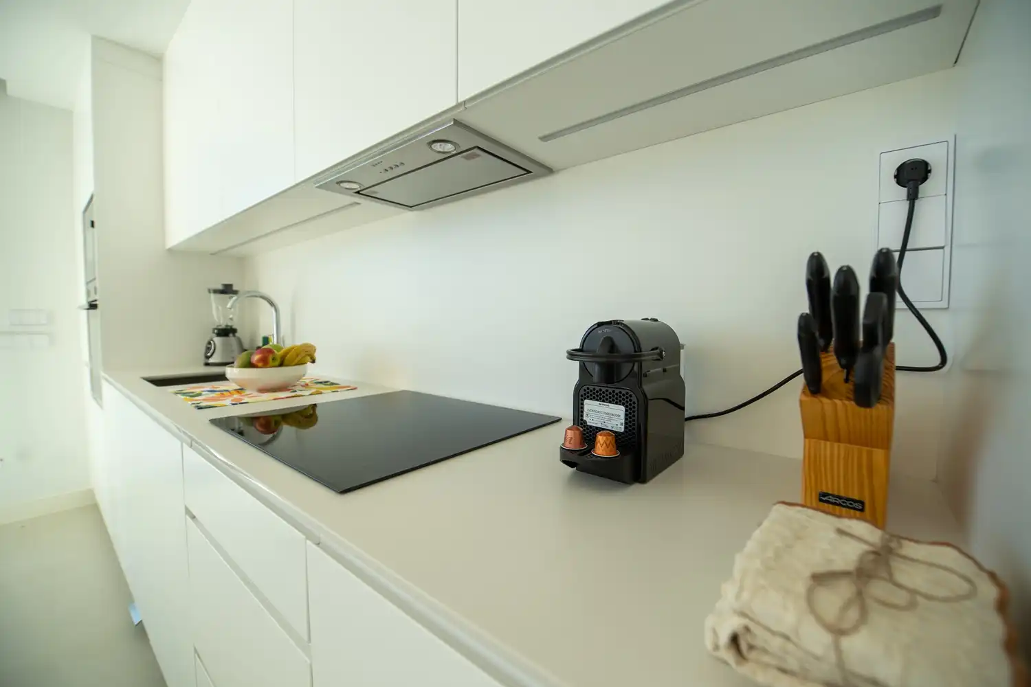 Küche von Wohnung zum Verkauf in Fuengirola mit Klimaanlage, Heizung und Terrasse