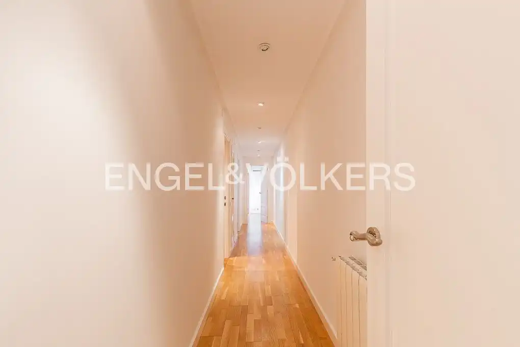 Piso en venta en Valencia con Aire acondicionado, Calefacción y Parquet