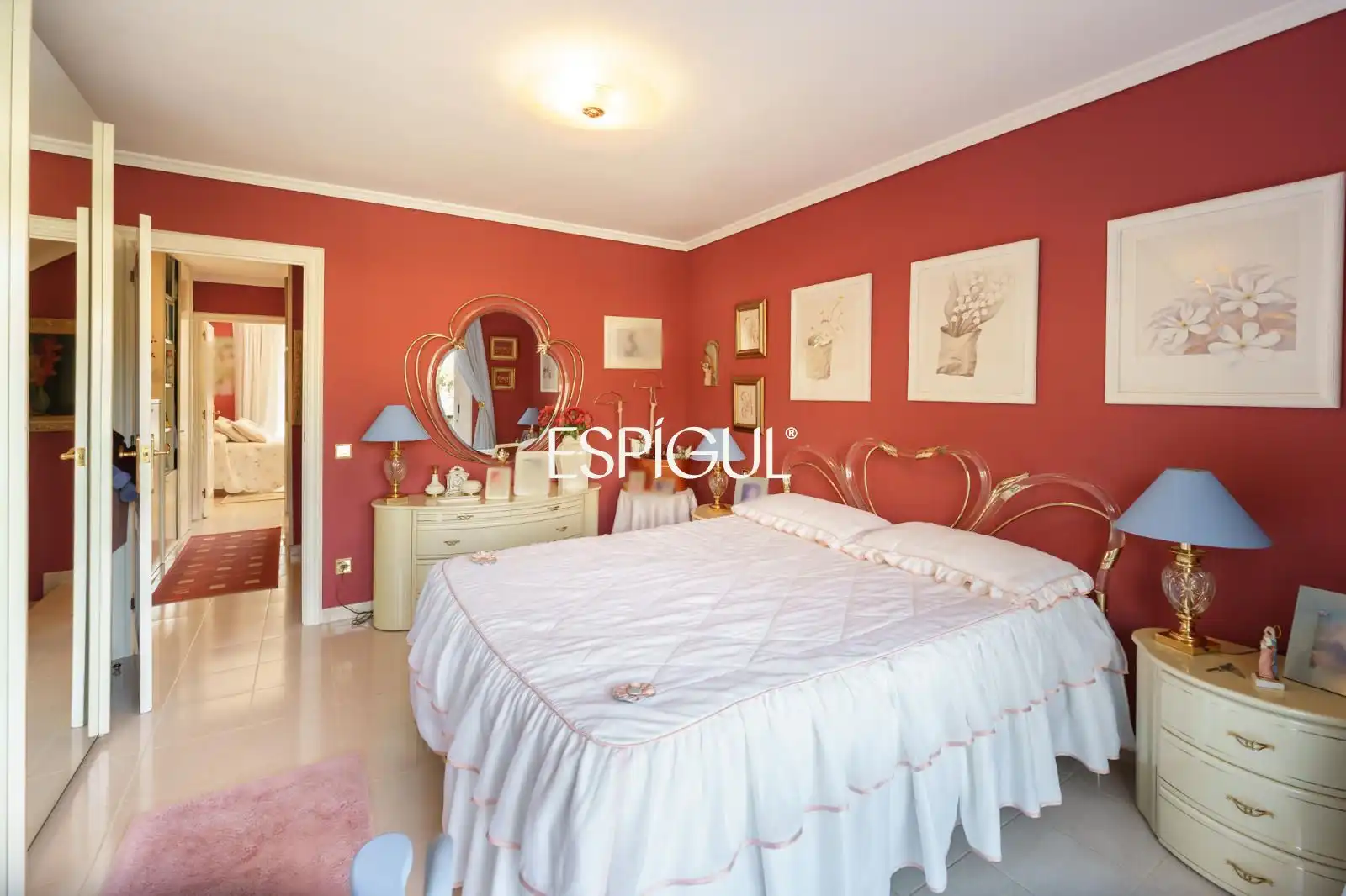 Habitación de Casa adosada en venta en Tiana con Aire acondicionado, Calefacción y Jardín privado