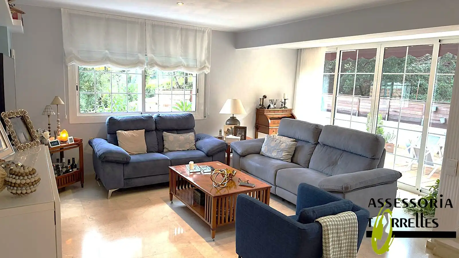 Wohnzimmer von Haus oder Chalet zum Verkauf in Torrelles de Llobregat mit Heizung, Privatgarten und Parkett