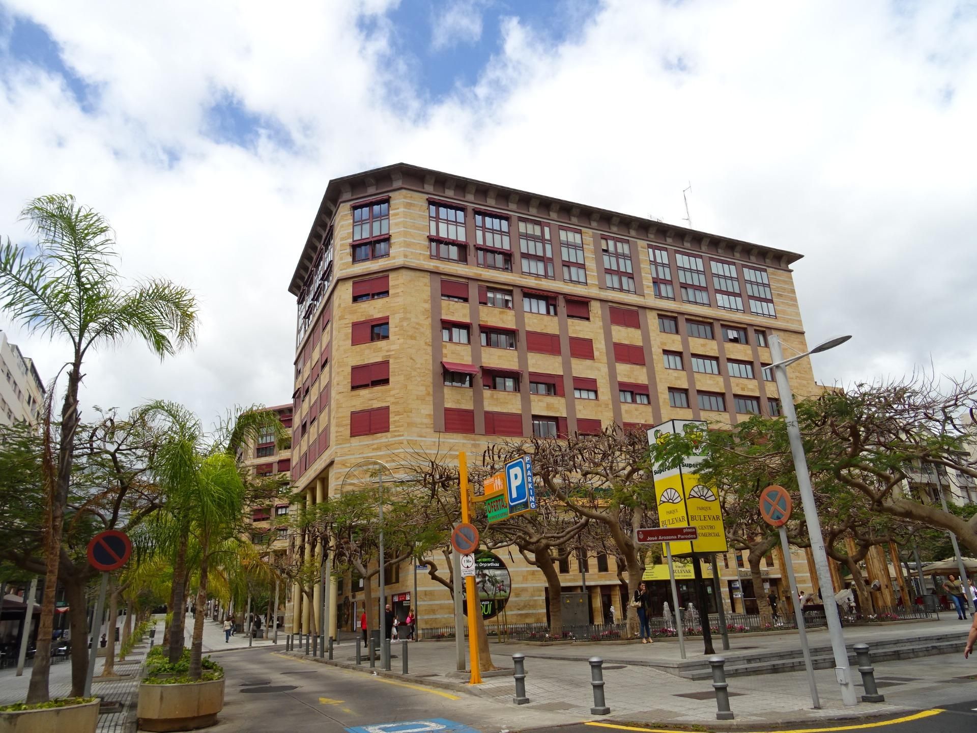 Vista exterior de Local en venda en  Santa Cruz de Tenerife Capital