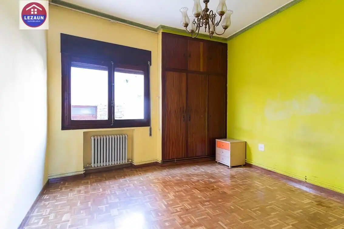 Bedroom of Flat for sale in Funes  with Parquet flooring, Terrace and Storage room