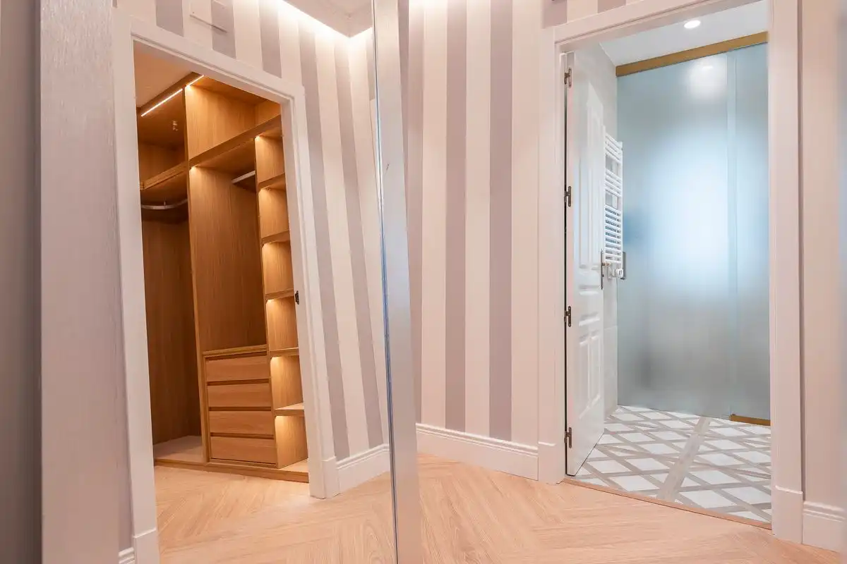 Flat with lift for sale in C. de Guzmán el Bueno, imagen 31