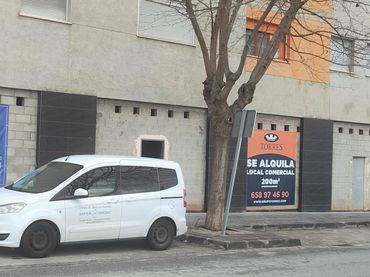 Local comercial en alquiler en Carretera de Granada - La Alcazaba