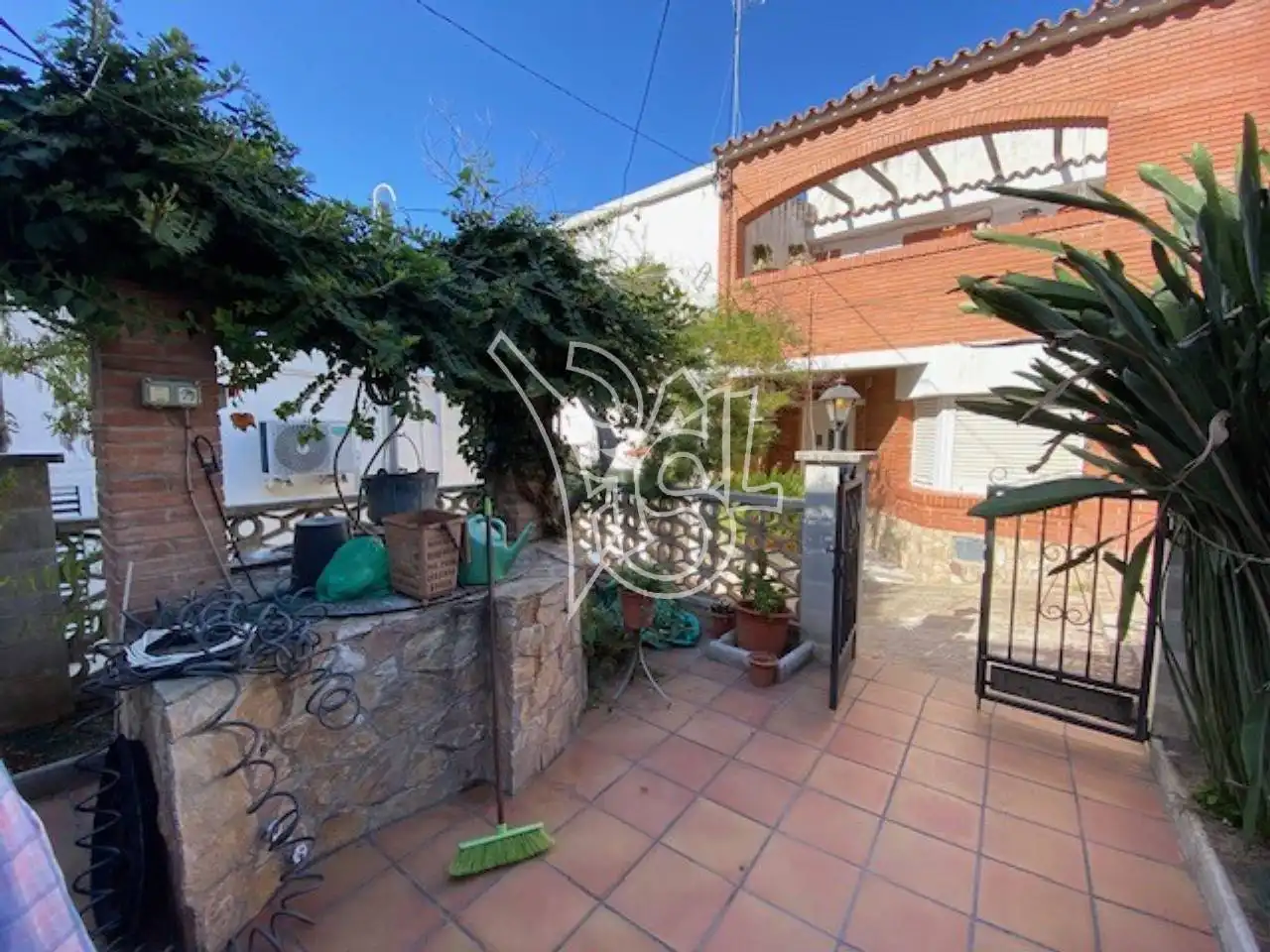 Casa a schiera con giardino in affitto a Calle Cedró
