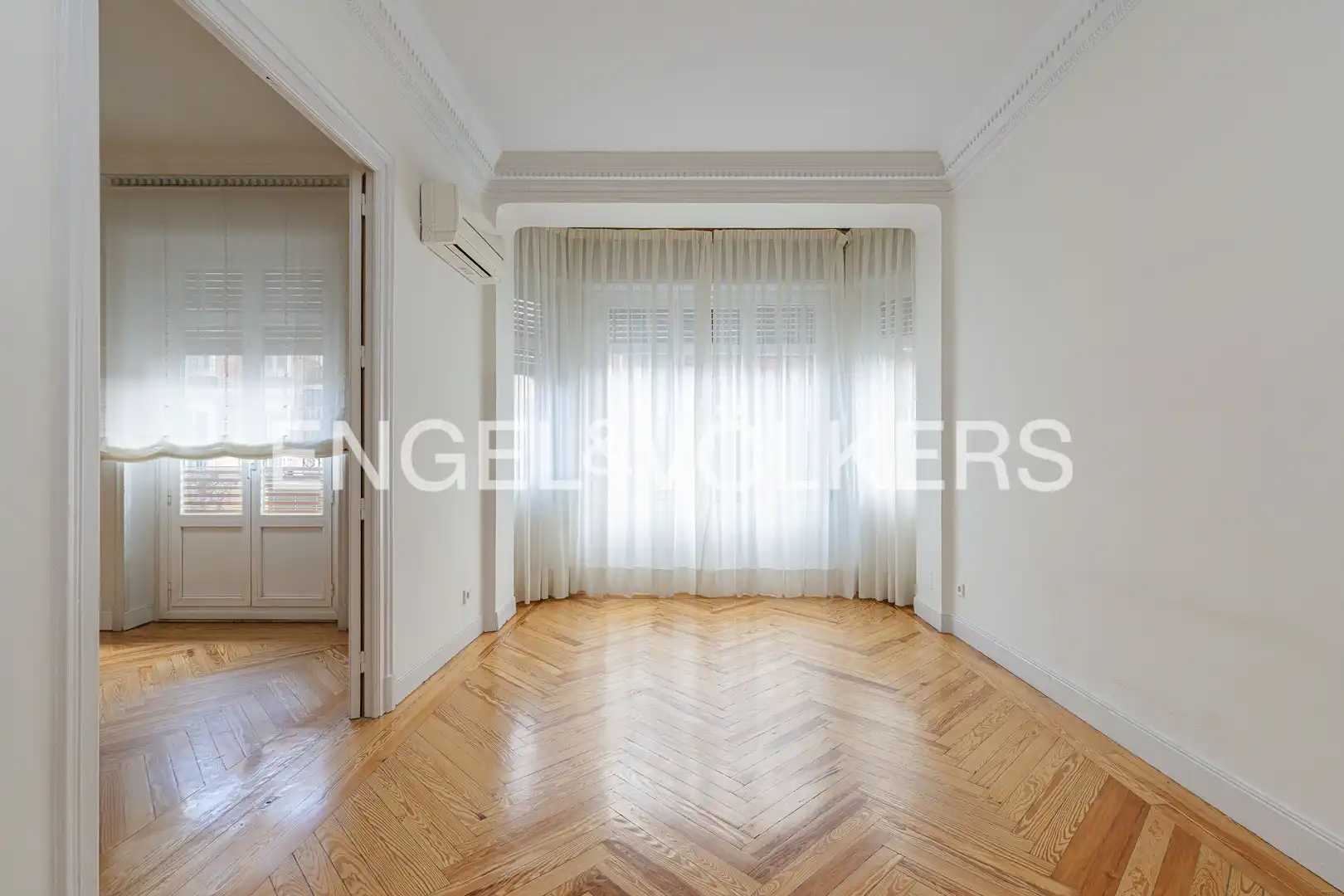 Piso en venta en Madrid con Calefacción, Trastero y Balcón