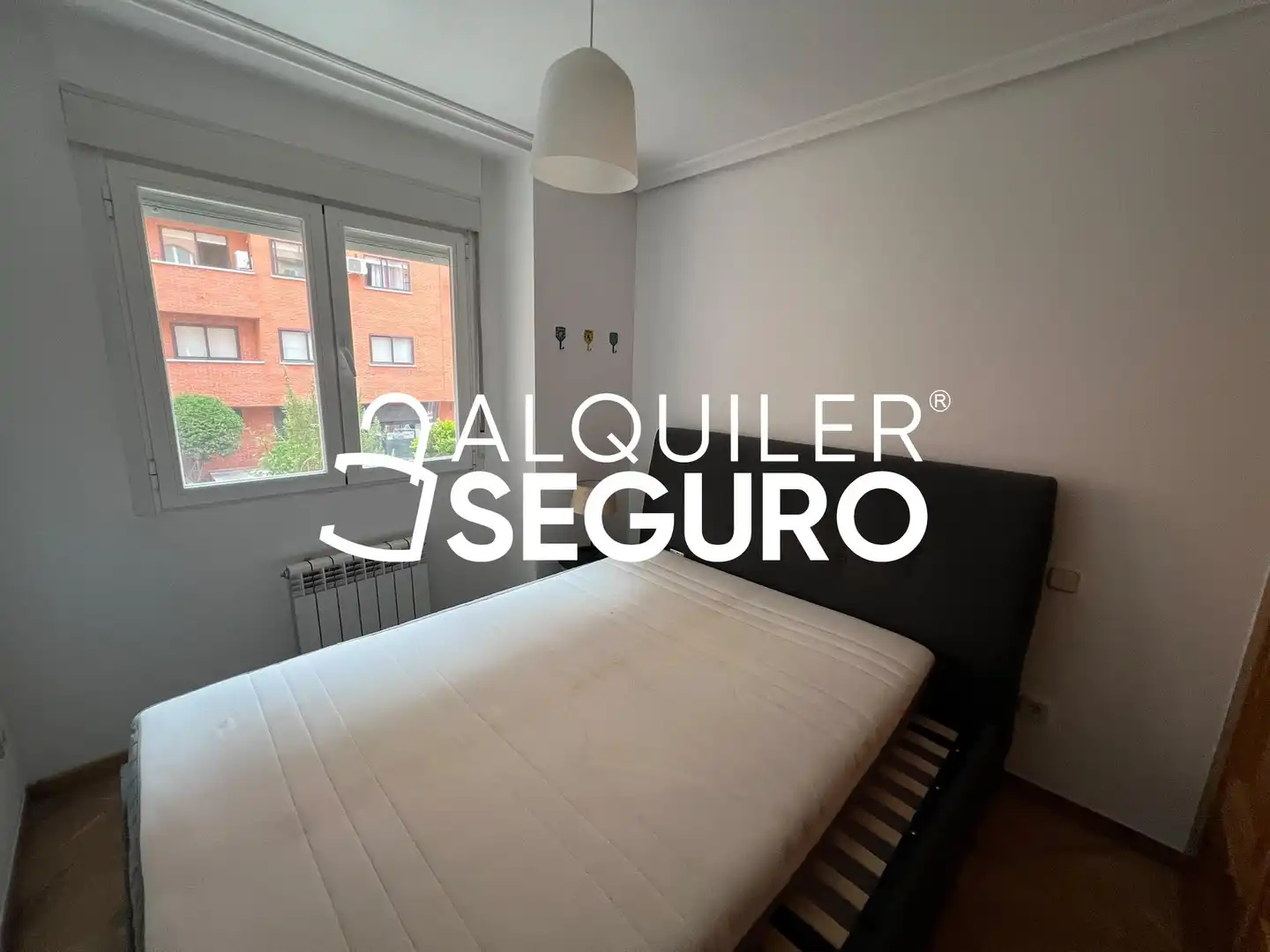 Bedroom of Flat for rent in Madrid  with Air Conditioner, Heating and Swimming Pool