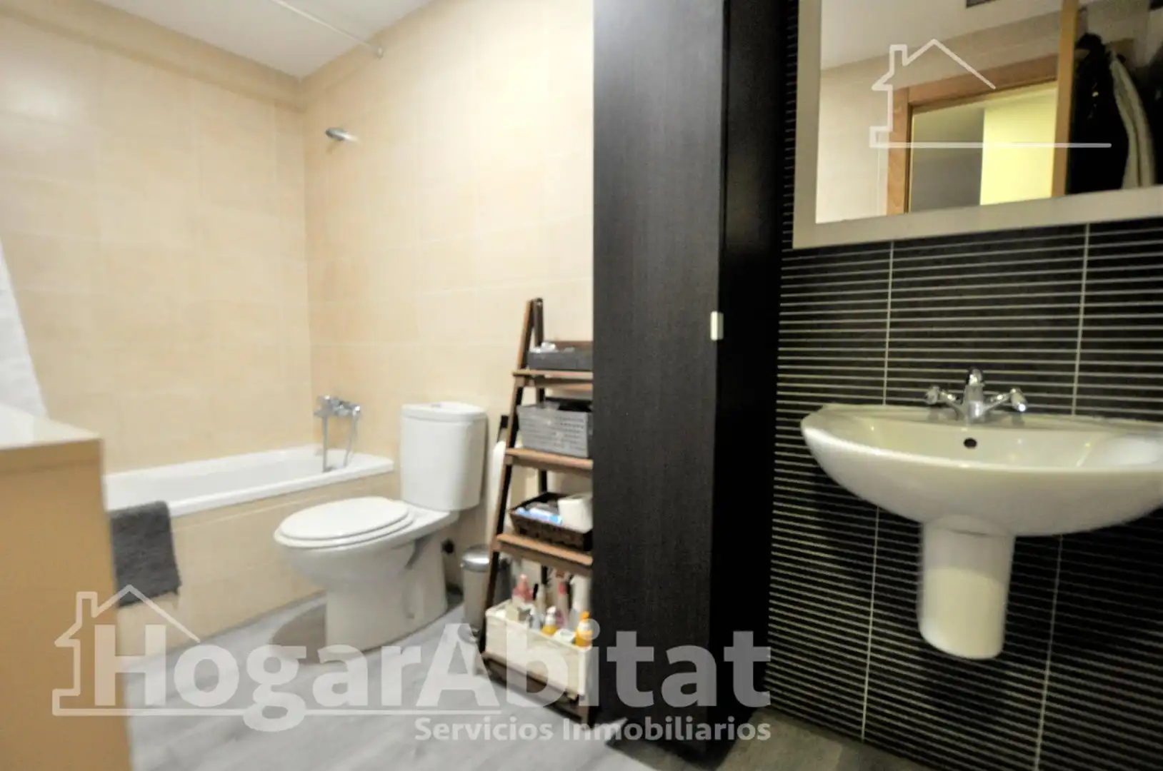Bathroom of Attic for sale in Alcàsser  with Air Conditioner, Parquet flooring and Terrace