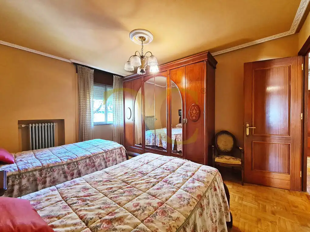 Dormitori de Casa o xalet en venda en Villaviciosa amb Calefacció, Jardí privat i Terrassa