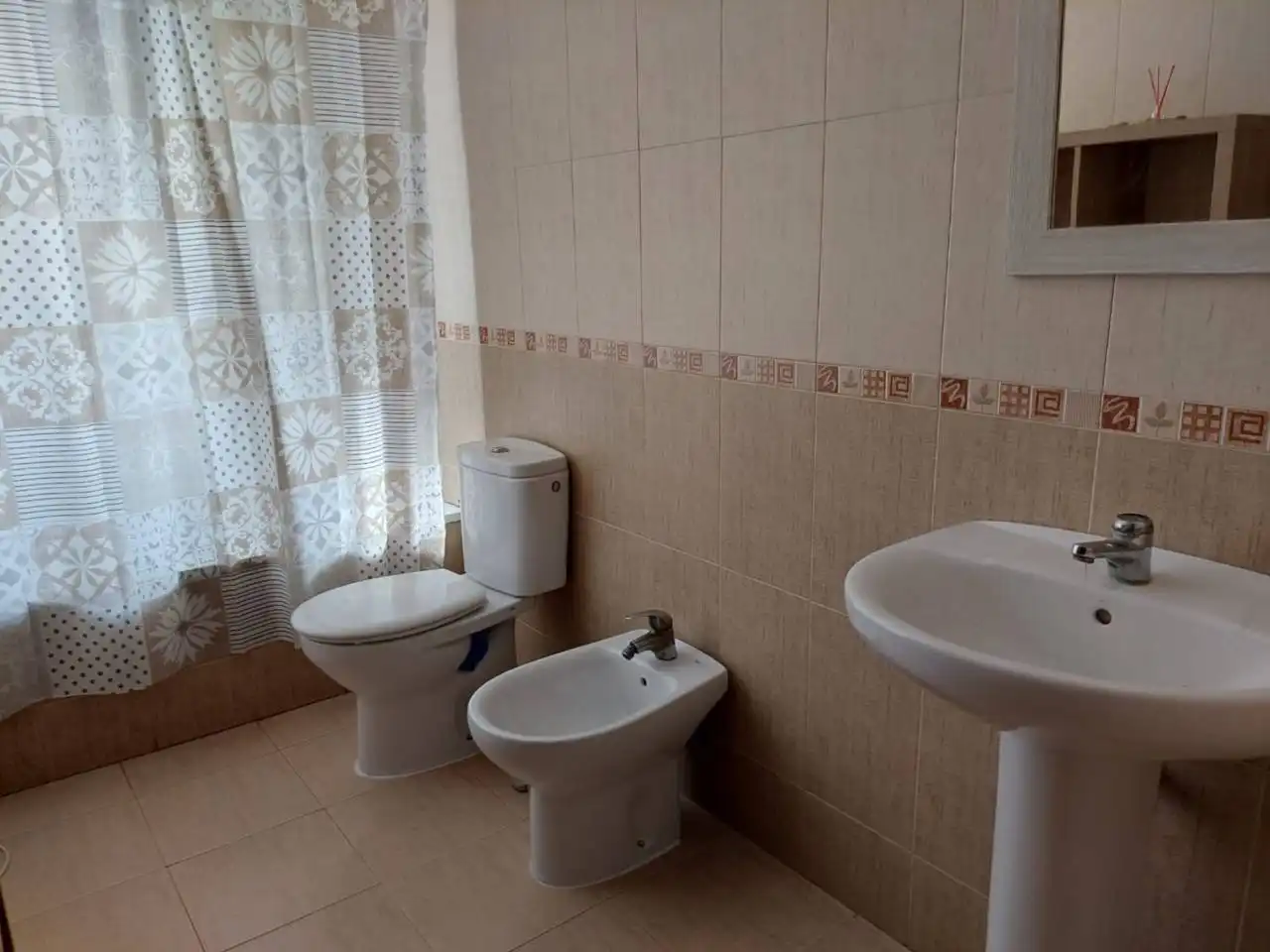 Baño de Piso en venta en Torre Alháquime con Balcón