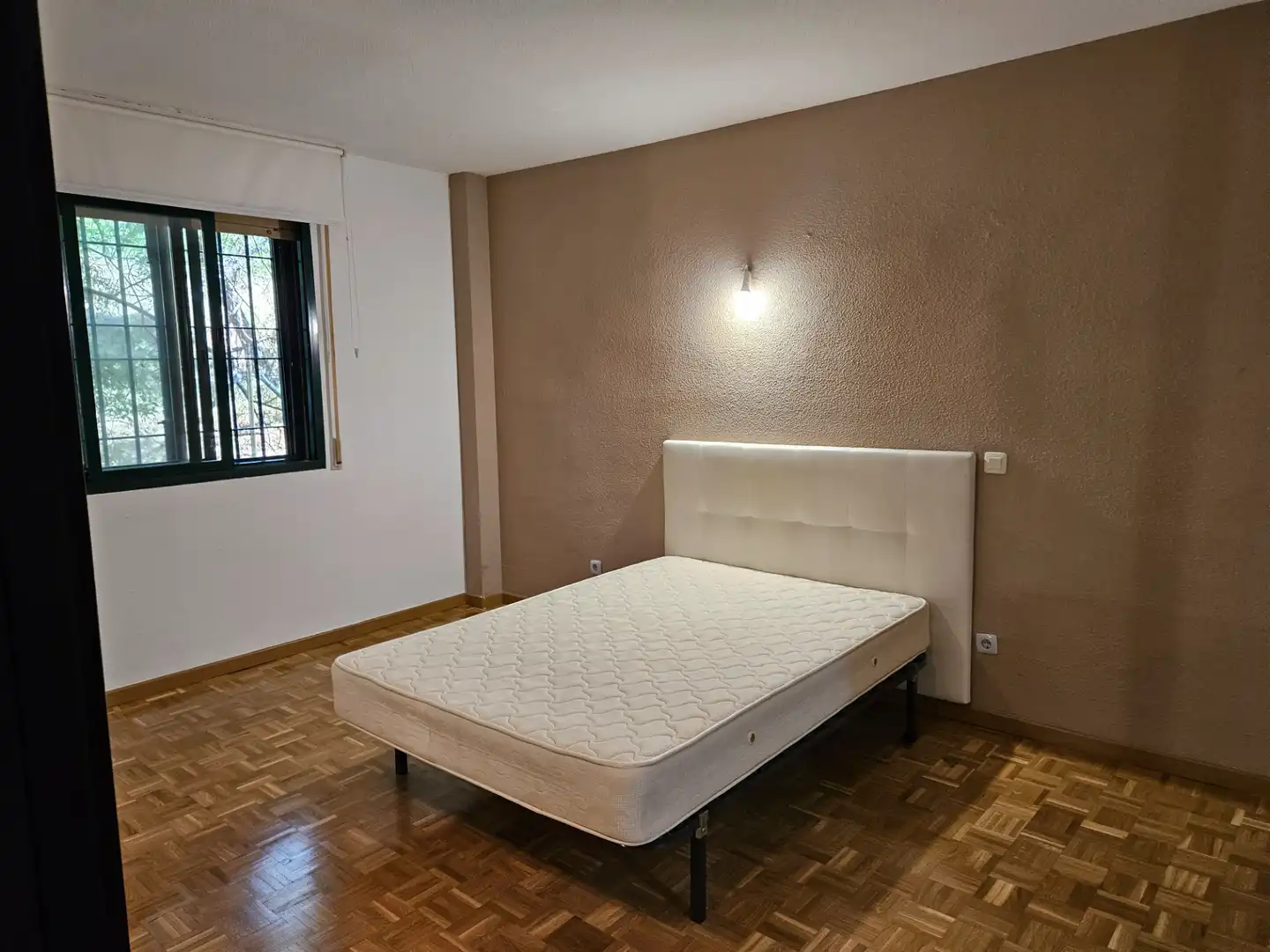 Habitación de Piso en venta en San Lorenzo de El Escorial con Calefacción, Terraza y Amueblado