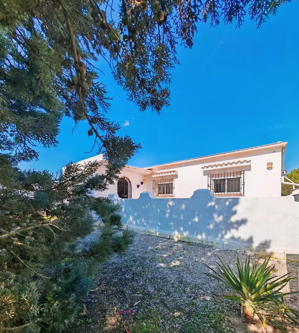 Vista exterior de Casa o chalet en venta en Medina Sidonia con Jardín privado, Piscina y Amueblado