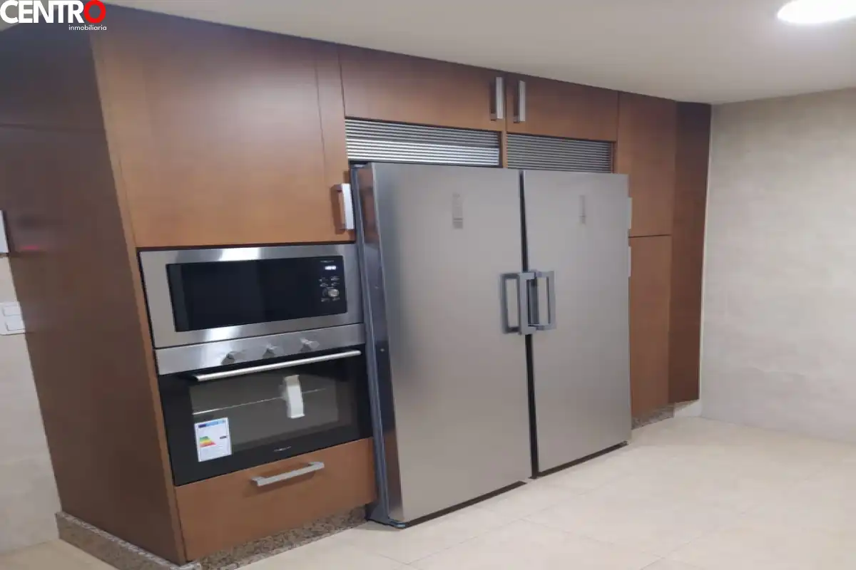 Cuina de Pis de lloguer en Granada amb Aire condicionat i Calefacció