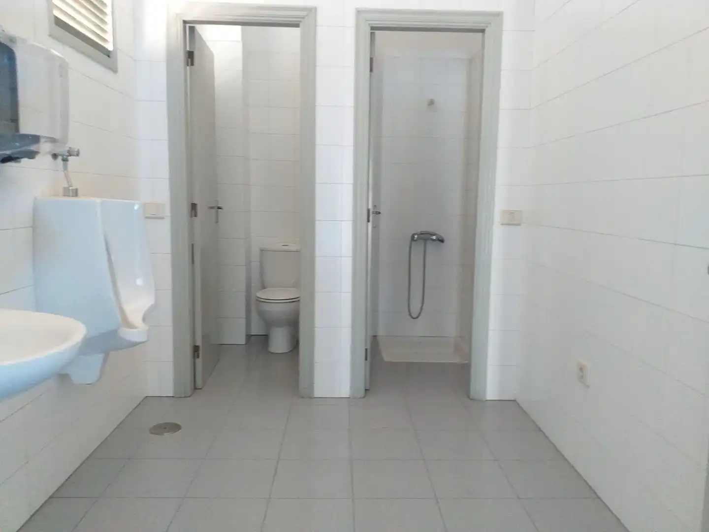 Badezimmer von Fabrikhallen zur Miete in Santa Cruz de Tenerife