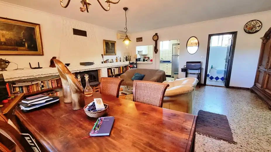 Sala de estar de Finca rústica en venta en El Campillo (Huelva) con Aire acondicionado, Jardín privado y Terraza