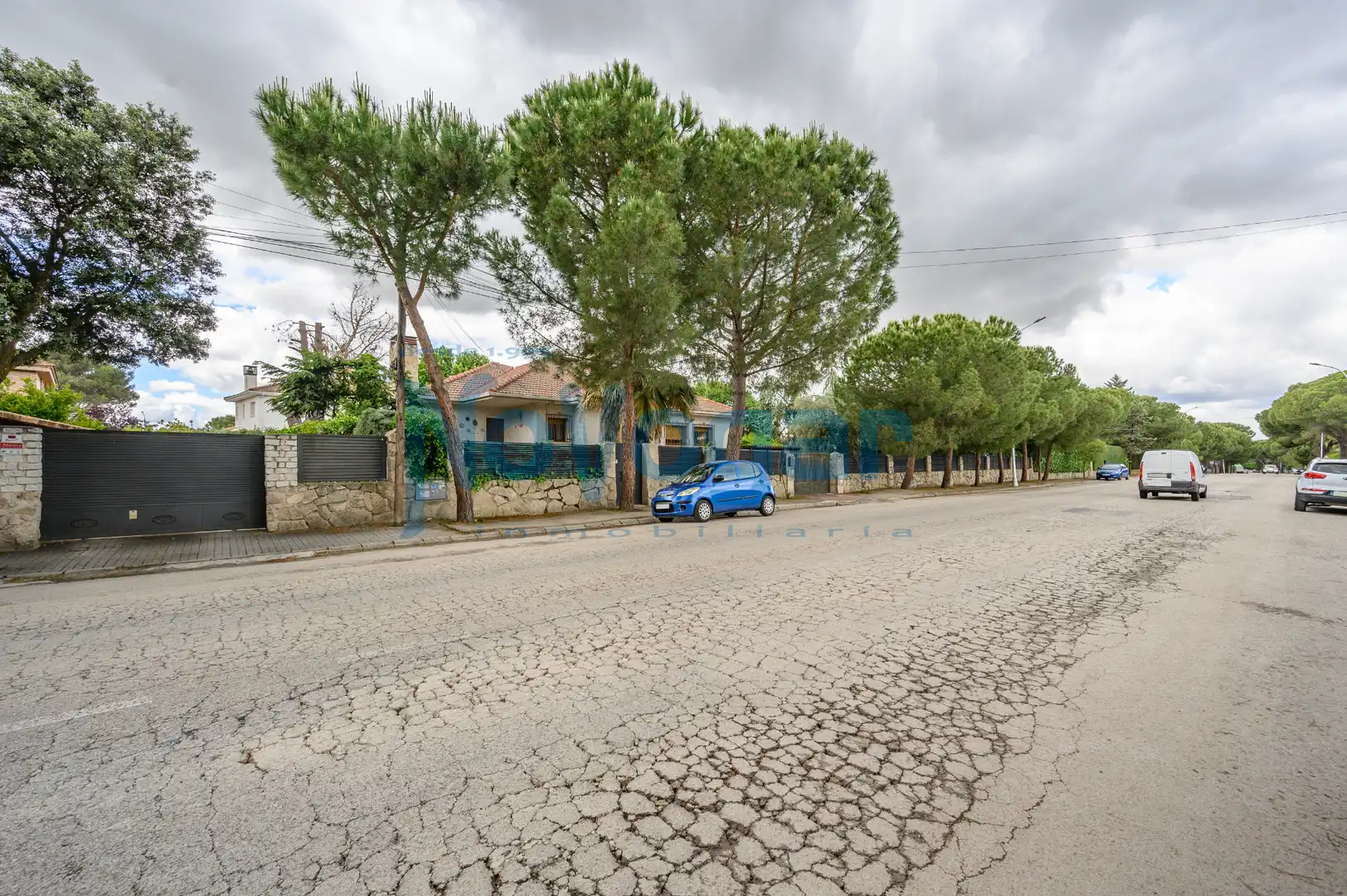 Vista exterior de Casa o xalet en venda en Villaviciosa de Odón amb Aire condicionat, Calefacció i Jardí privat