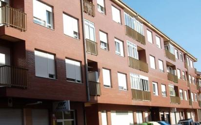 Exterior view of Apartment for sale in San Andrés del Rabanedo  with Storage room