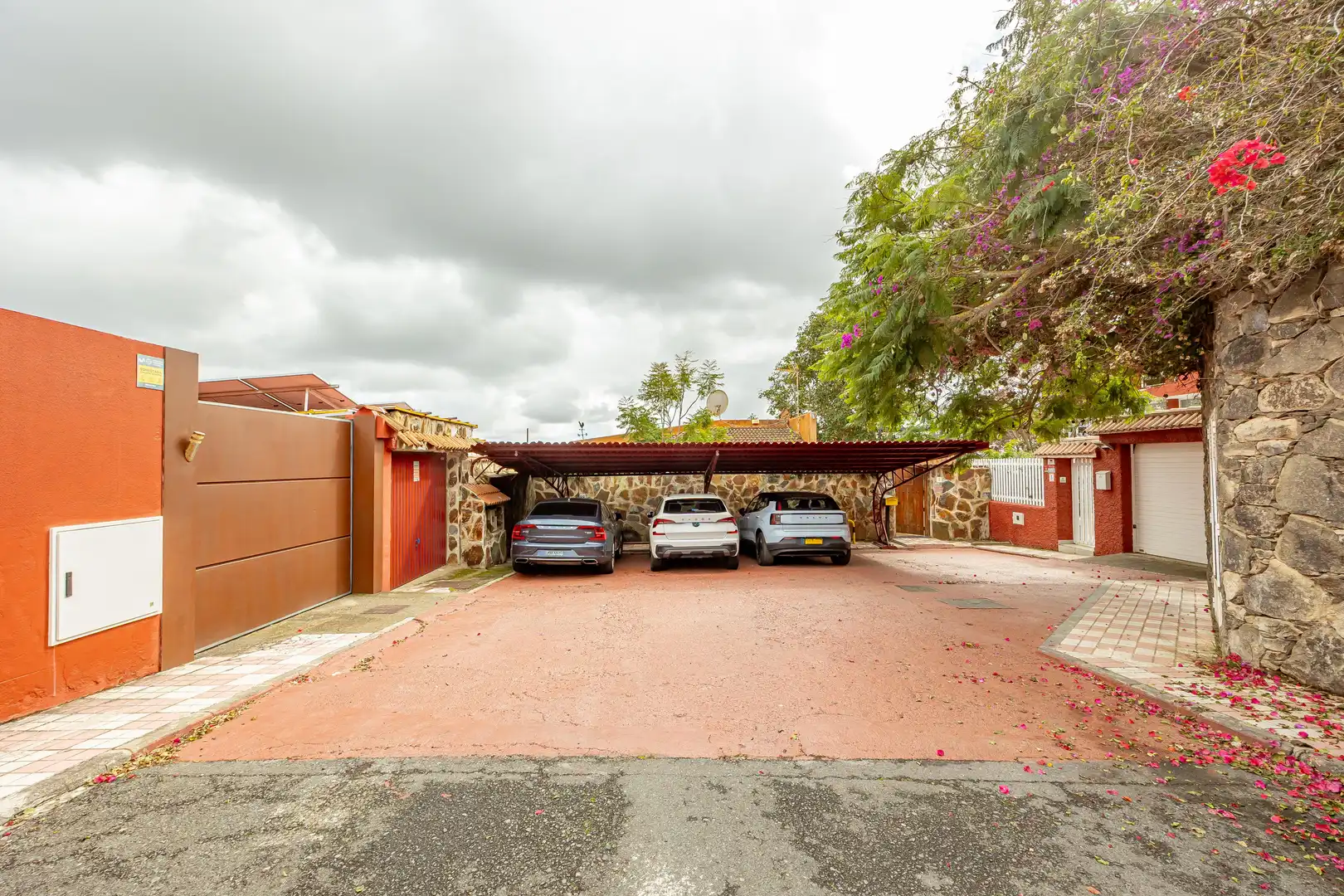 Aparcament de Casa o xalet en venda en Santa Brígida amb Jardí privat, Terrassa i Traster