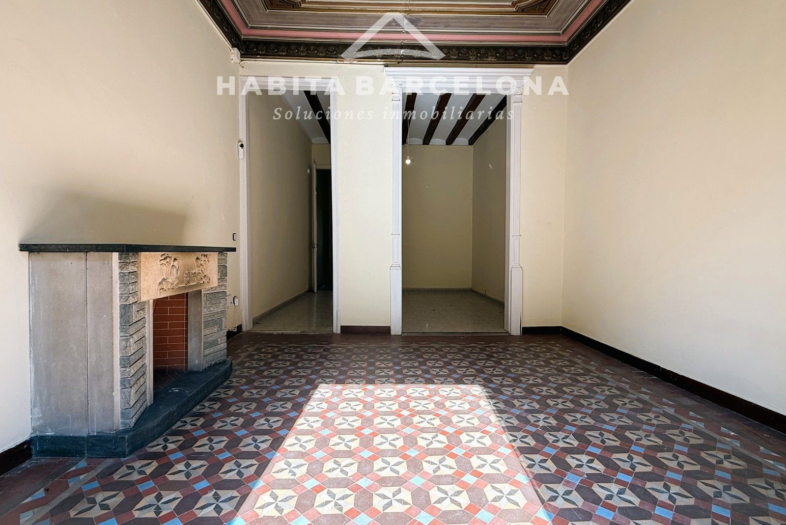 Flat for sale in  Barcelona Capital  with Balcony
