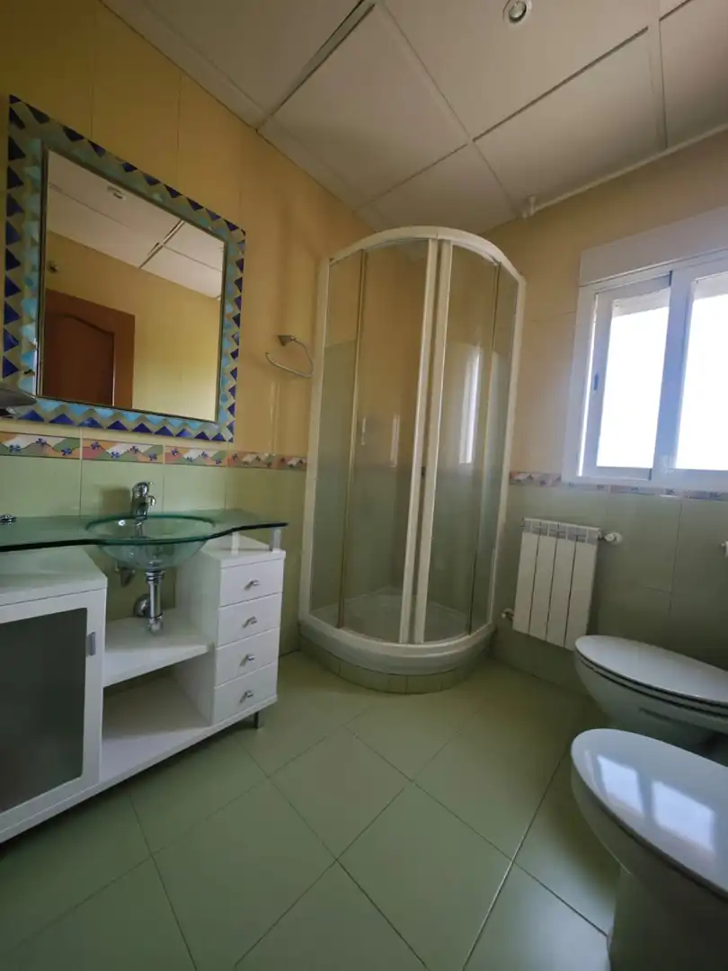 Baño de Casa o chalet en venta en Escalona con Aire acondicionado, Calefacción y Piscina