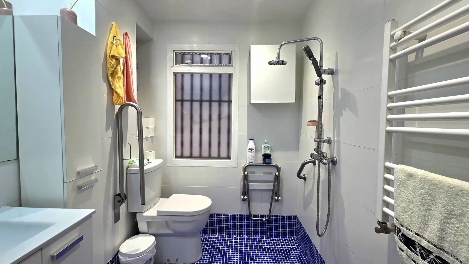 Baño de Piso en venta en Parla con Aire acondicionado, Calefacción y Terraza
