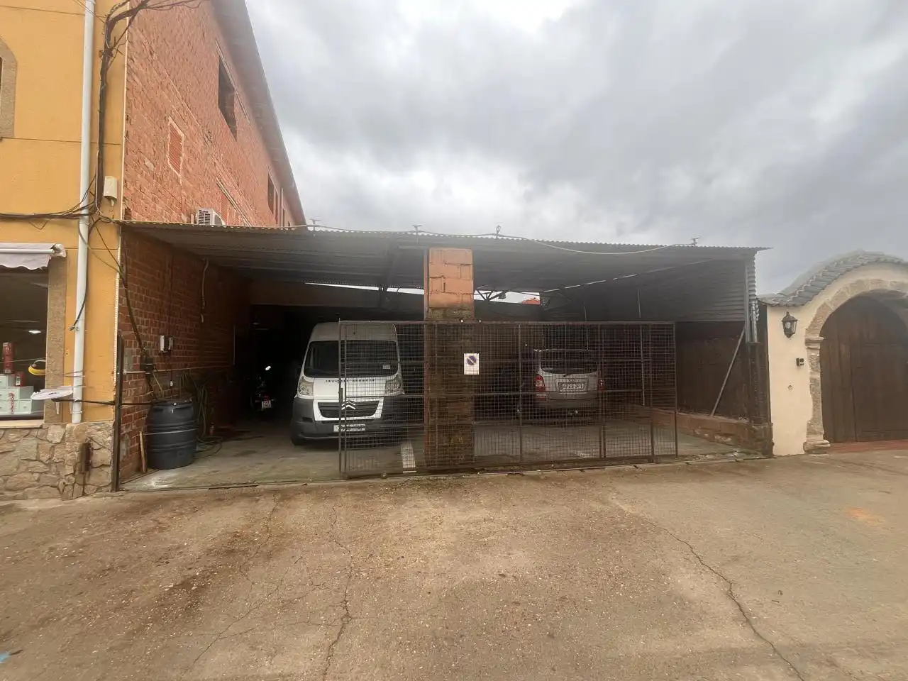 Parking of Commercial properties for sale in Jarandilla de la Vera