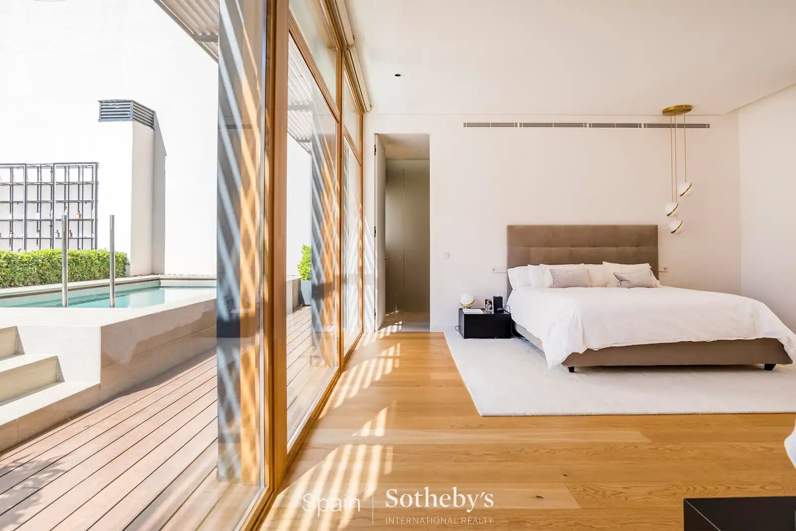 Habitación de Ático en venta en Madrid con Aire acondicionado, Calefacción y Jardín privado