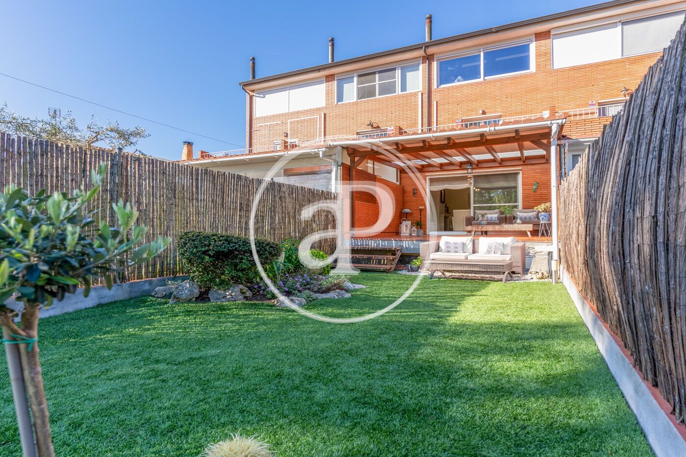 Jardí de Casa adosada en venda en Sant Cugat del Vallès amb Calefacció, Jardí privat i Terrassa