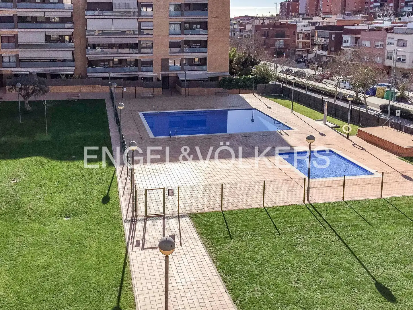 Piscina de Pis de lloguer en Viladecans amb Aire condicionat, Calefacció i Parquet