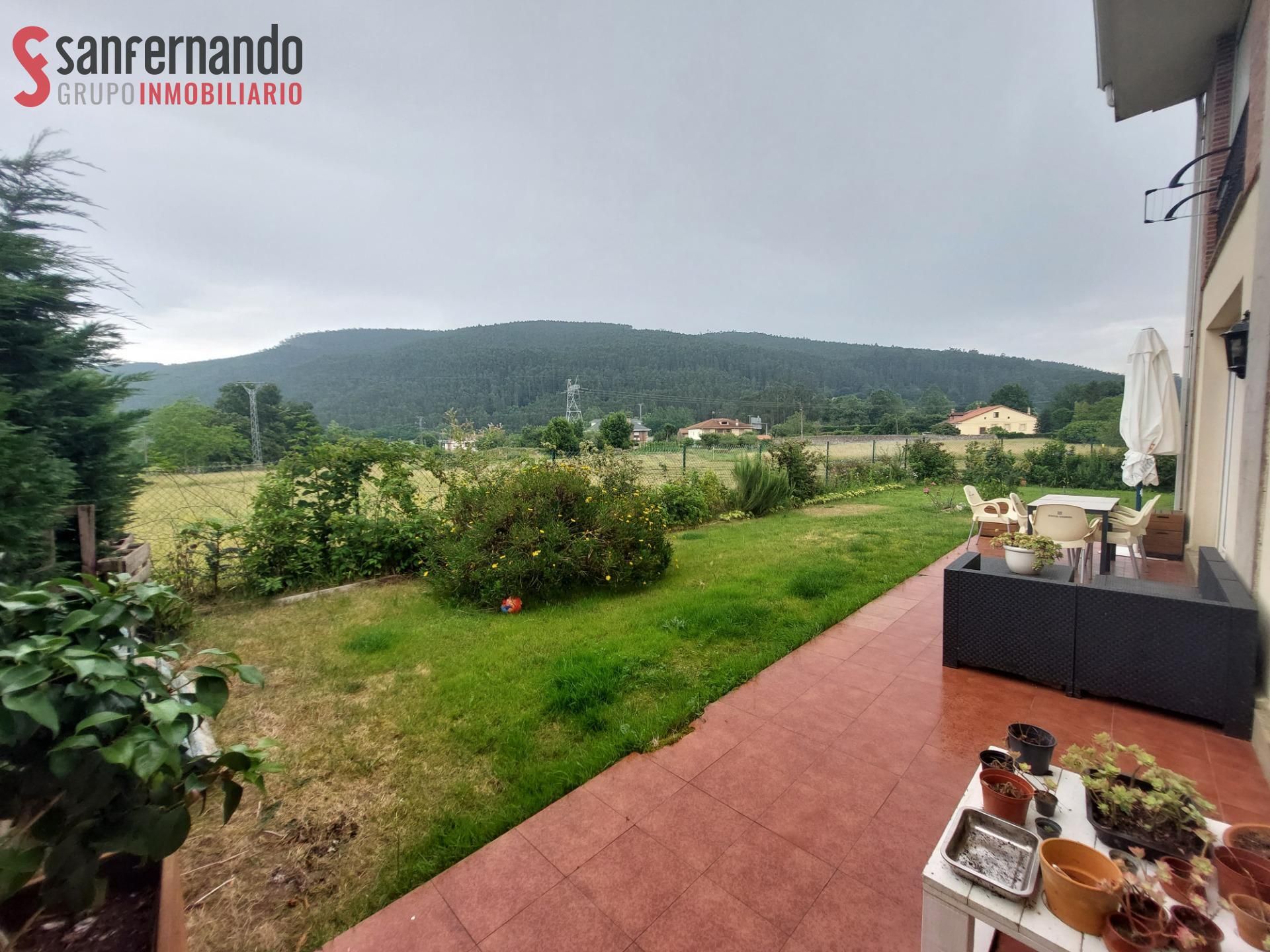 Terrassa de Planta baixa en venda en Castañeda amb Calefacció i Jardí privat