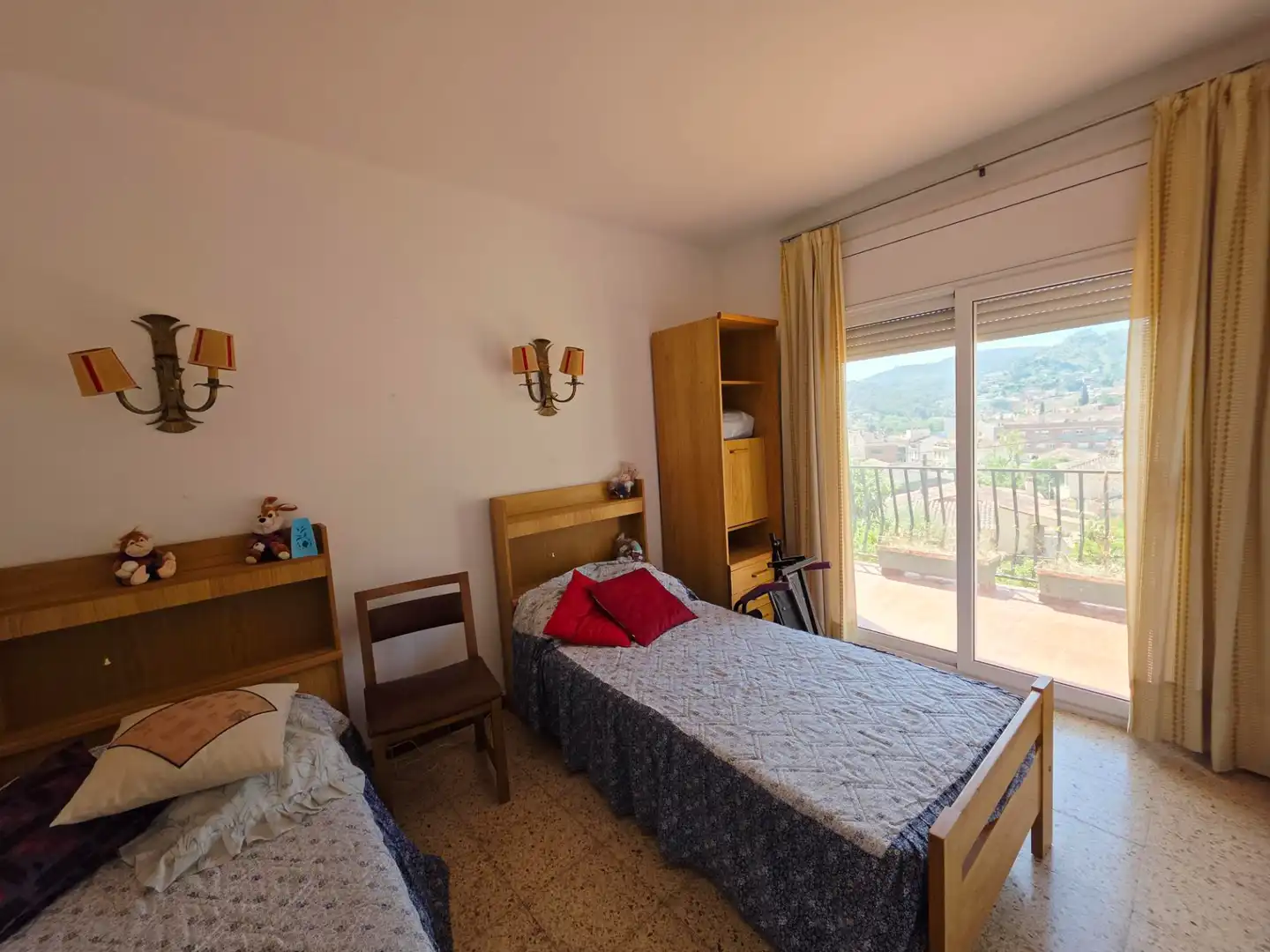 Dormitori de Casa o xalet en venda en Vallirana amb Calefacció, Jardí privat i Terrassa