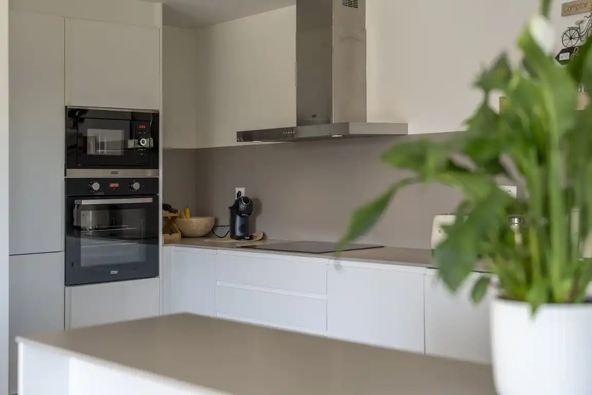 Küche von Wohnungen zur Miete in Jávea / Xàbia mit Klimaanlage, Privatgarten und Gemeinschaftspool